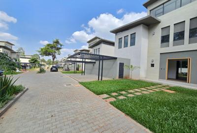 5 Bed Townhouse with En Suite in Runda - 2
