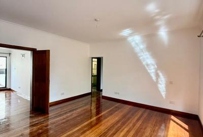 5 Bed Townhouse with En Suite in Kileleshwa - 4