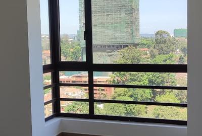 2 Bed Apartment with En Suite at Riverside Drive - 4