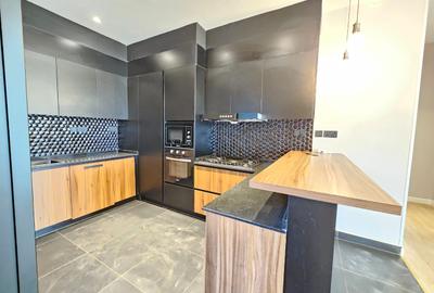 3 Bed Apartment with En Suite in Brookside - 3