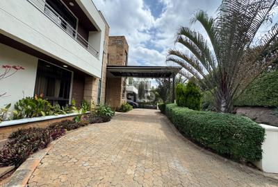 5 Bed Villa with En Suite in Karen