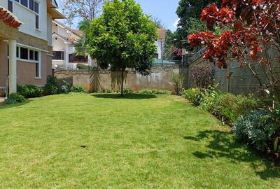 5 Bed House with En Suite in Lavington