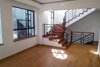 4 Bed Townhouse with En Suite in Kitisuru