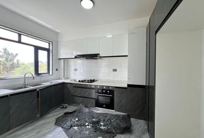 4 Bed Apartment with En Suite at Othaya Road - 4