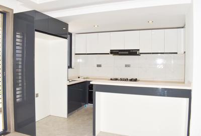 3 Bed Apartment with En Suite at N - 3