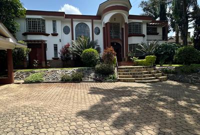 5 Bed House with En Suite in Nyari