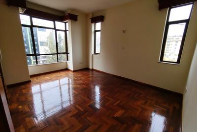 3 Bed Apartment with En Suite in Kilimani