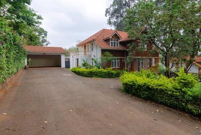 5 Bed Townhouse with En Suite in Rosslyn - 2