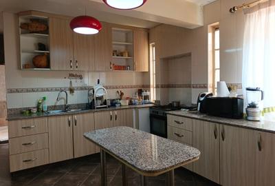 4 Bed House with En Suite in Muthaiga