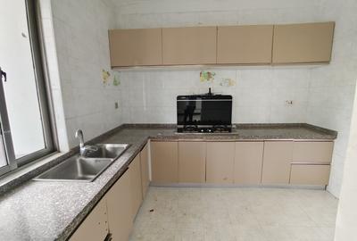 3 Bed Apartment with Swimming Pool in Kileleshwa - 2