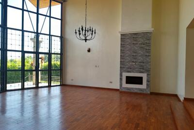 5 Bed Townhouse with En Suite in Runda - 4