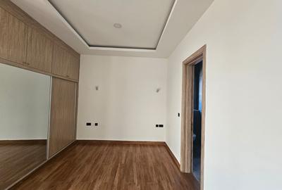 4 Bed Apartment with En Suite in Westlands Area - 4