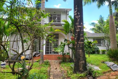 4 Bed House with En Suite in Runda