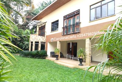 5 Bed Villa with En Suite at Kyuna Road