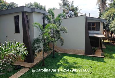 7 Bed Villa with En Suite at Kyuna