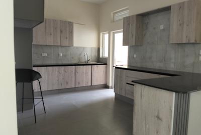 3 Bed Apartment with En Suite in Parklands
