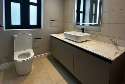 3 Bed Townhouse with En Suite in Runda