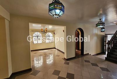 5 Bed Townhouse with En Suite in Riverside