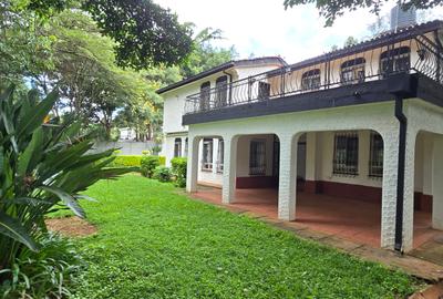 4 Bed House with En Suite at Hill View - 4