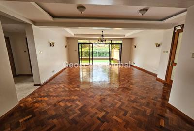 4 Bed Apartment with En Suite in Riverside - 2