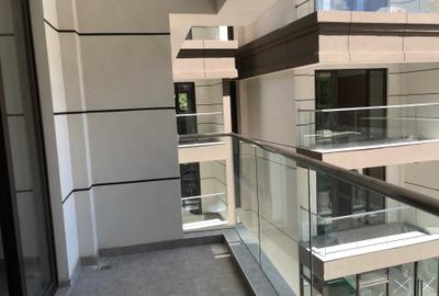 2 Bed Apartment with En Suite at Riverside - 4