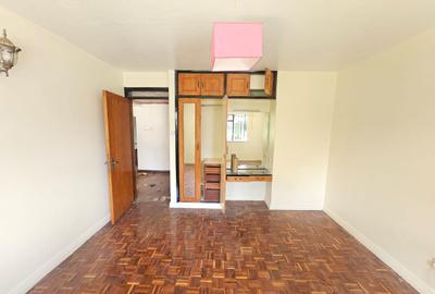 4 Bed House with En Suite at Runda