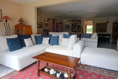 2 Bed Townhouse with En Suite in Rosslyn