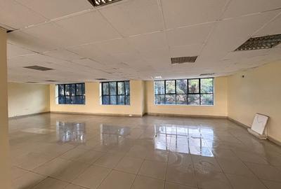 2,100 ft² Office with Fibre Internet in Lavington