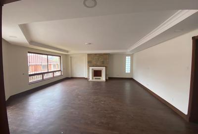 5 Bed Townhouse with En Suite in Westlands Area