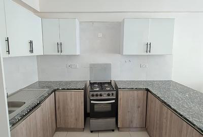 2 Bed Apartment with En Suite in Hurlingham - 3