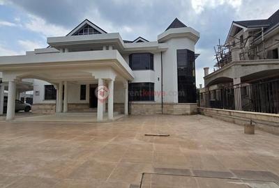 5 Bed House with En Suite at Runda