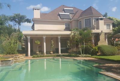 6 Bed Villa with En Suite at Runda