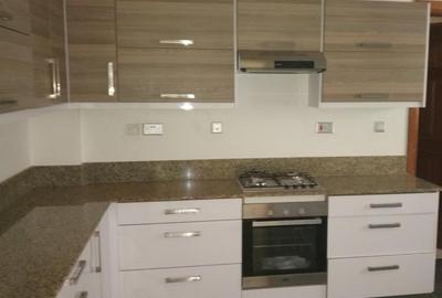 2 Bed Apartment with En Suite at Westlands - 4