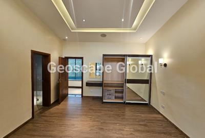 5 Bed House with En Suite in Spring Valley - 4