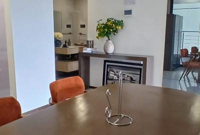 Furnished 2 Bed Apartment with Swimming Pool in Riverside - 4