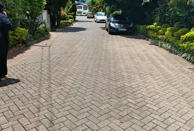 5 Bed Townhouse with En Suite at Riverside