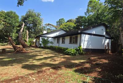 4 Bed House with En Suite at Loresho Crescent - 4