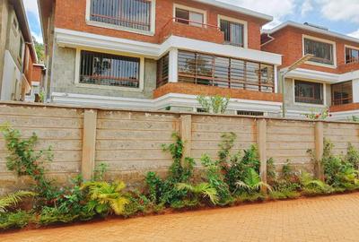 5 Bed House with En Suite in Spring Valley