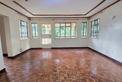 5 Bed House with En Suite in Lavington