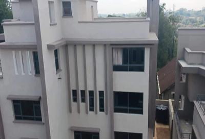 5 Bed Townhouse with En Suite at Lavington