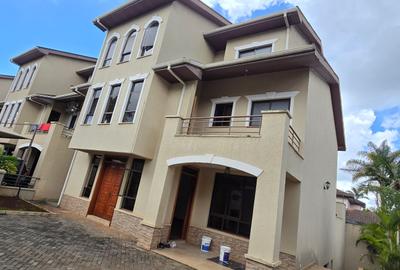5 Bed Townhouse with En Suite at Lavington Green - 2