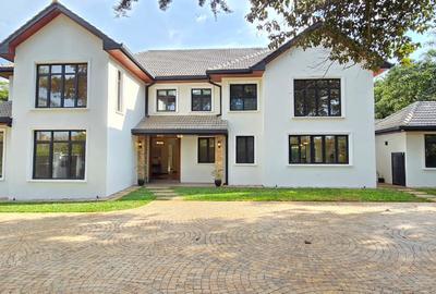 5 Bed House with En Suite at Runda - 2