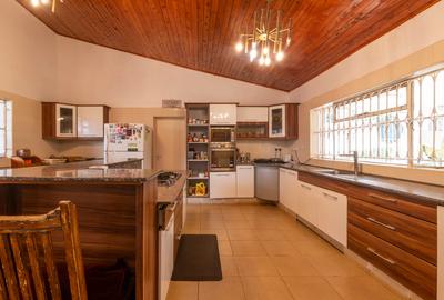 4 Bed House with En Suite in Gigiri