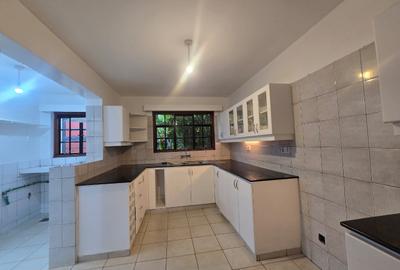 3 Bed House with En Suite in Runda