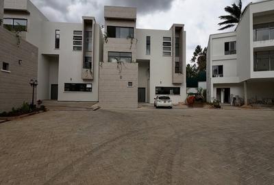 5 Bed Townhouse with En Suite at Lavington Green - 2