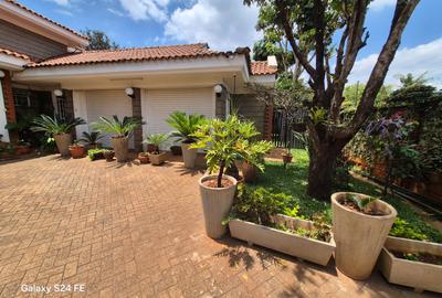 3 Bed House with En Suite at Runda - 2