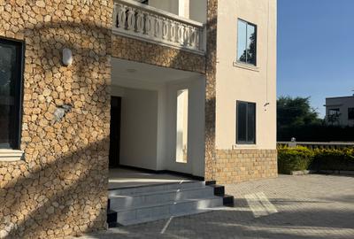 5 Bed House with En Suite in Kikambala - 2