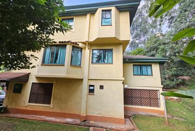 4 Bed Townhouse with En Suite in Kyuna