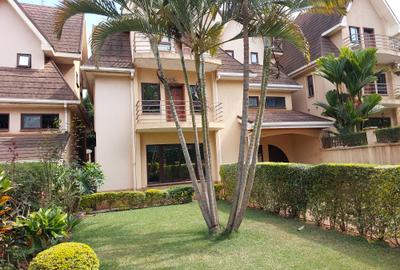 5 Bed Townhouse with En Suite at Lavington