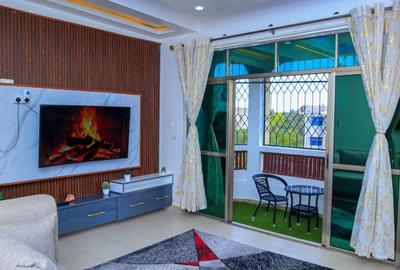 Serviced 4 Bed Apartment with En Suite at Sunset - 4